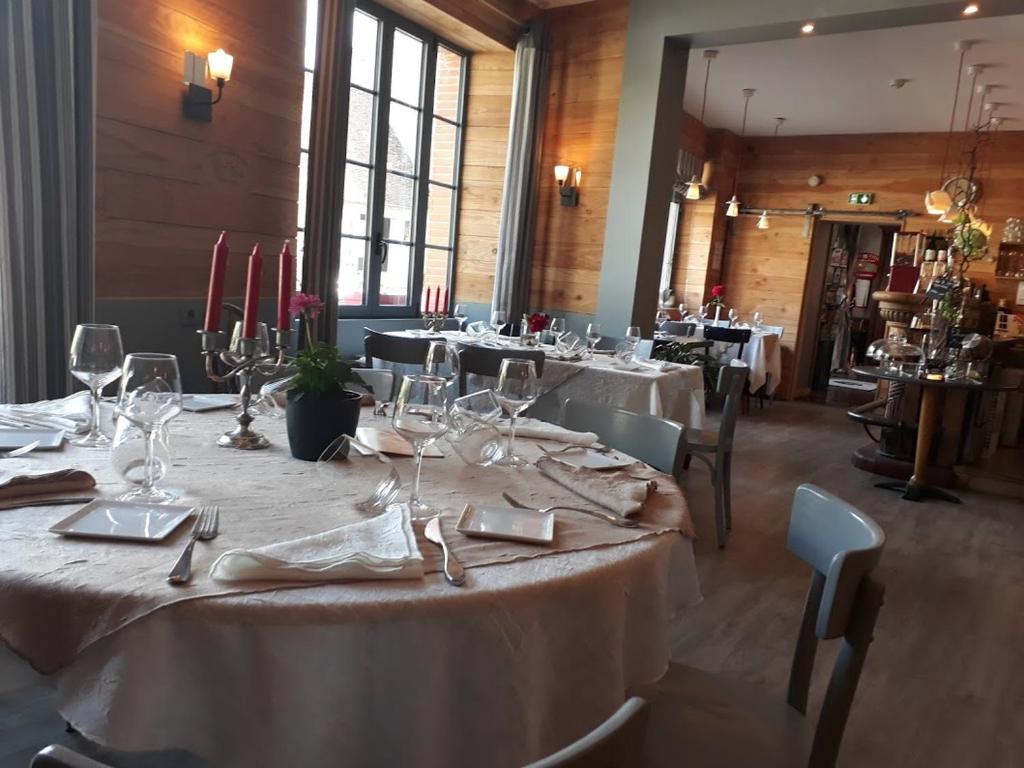 Restaurace v ubytování Logis- Hôtel & Restaurant Le Montligeon
