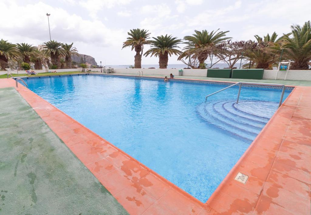 Bazén v ubytování Studio ocean coast Los Cristianos Comodoro nebo v jeho okolí
