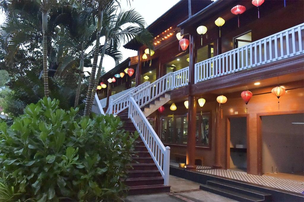 Tòa nhà nơi resort tọa lạc