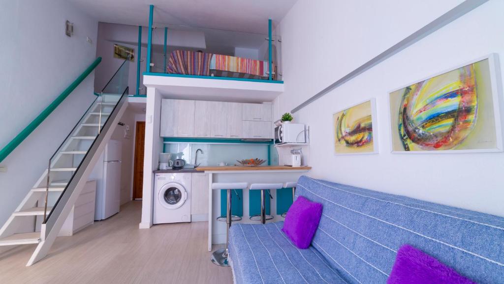 Kuchnia lub aneks kuchenny w obiekcie Duplex two bedroom apartment Los Cristianos Parque Margarita
