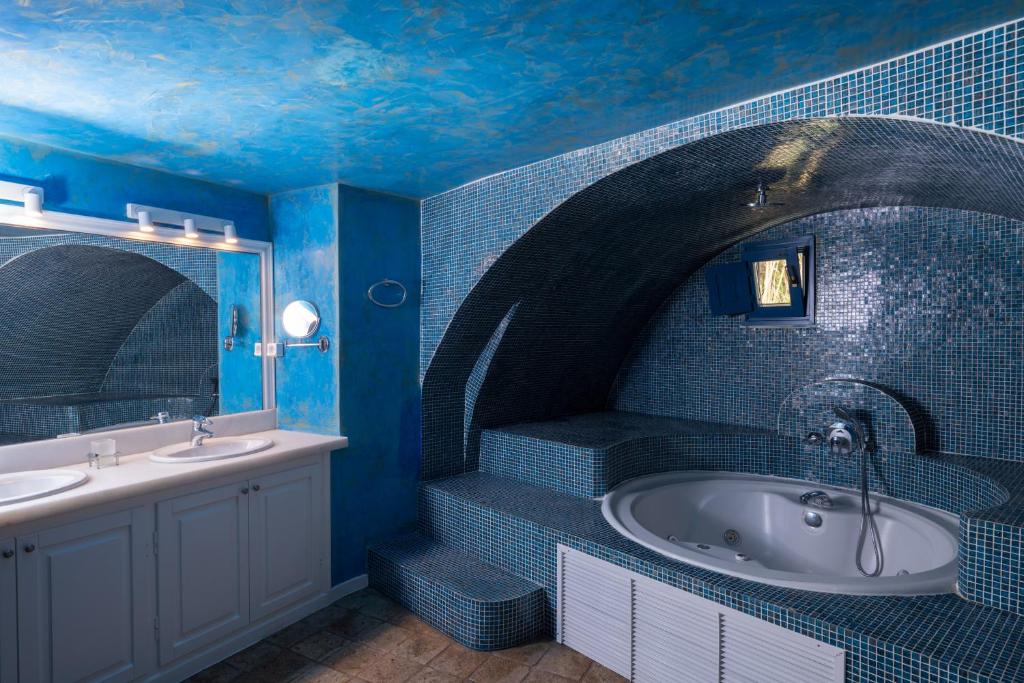 Koupelna v ubytování Asha Luxury Suites