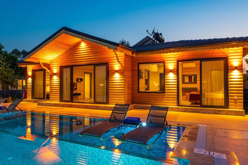 Cedrus Excellence – Fethiye’de Jakuzili Muhafazakar Villa