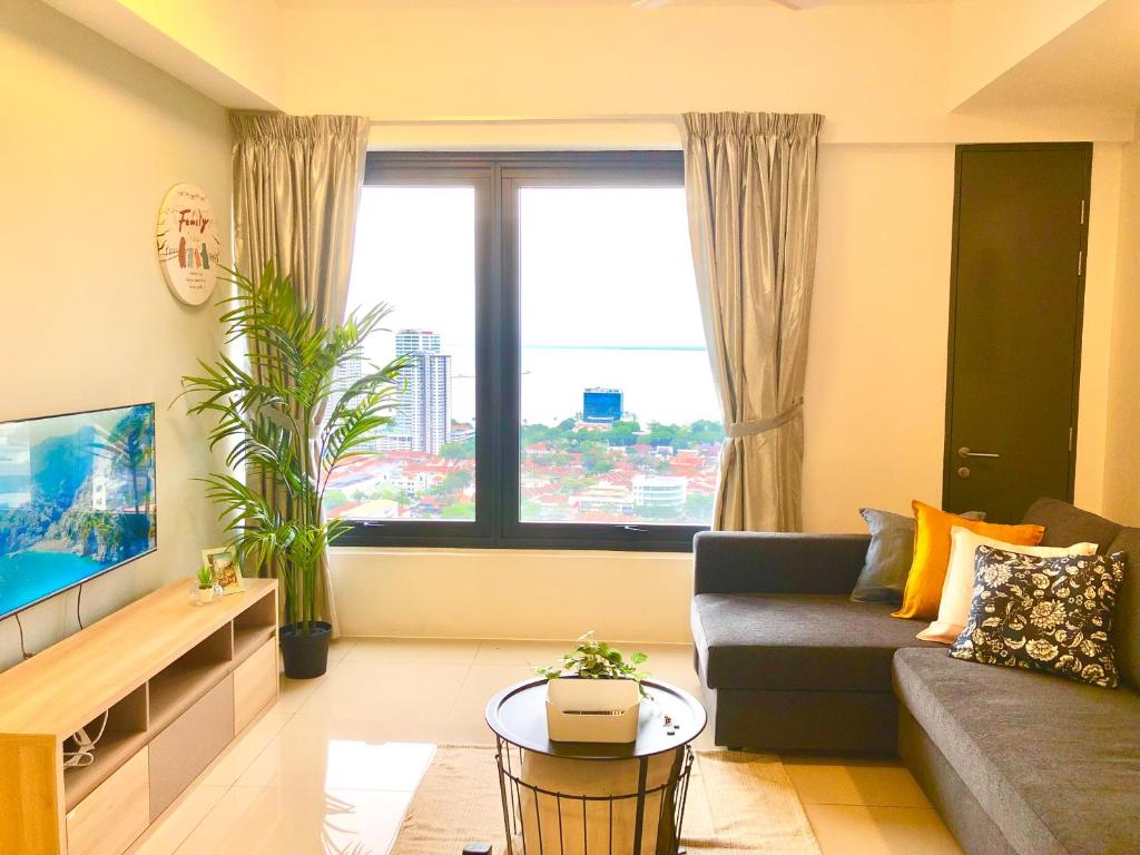 Tropicana 218 Macalister Netflix Unit by Blue Sky Holidays - 