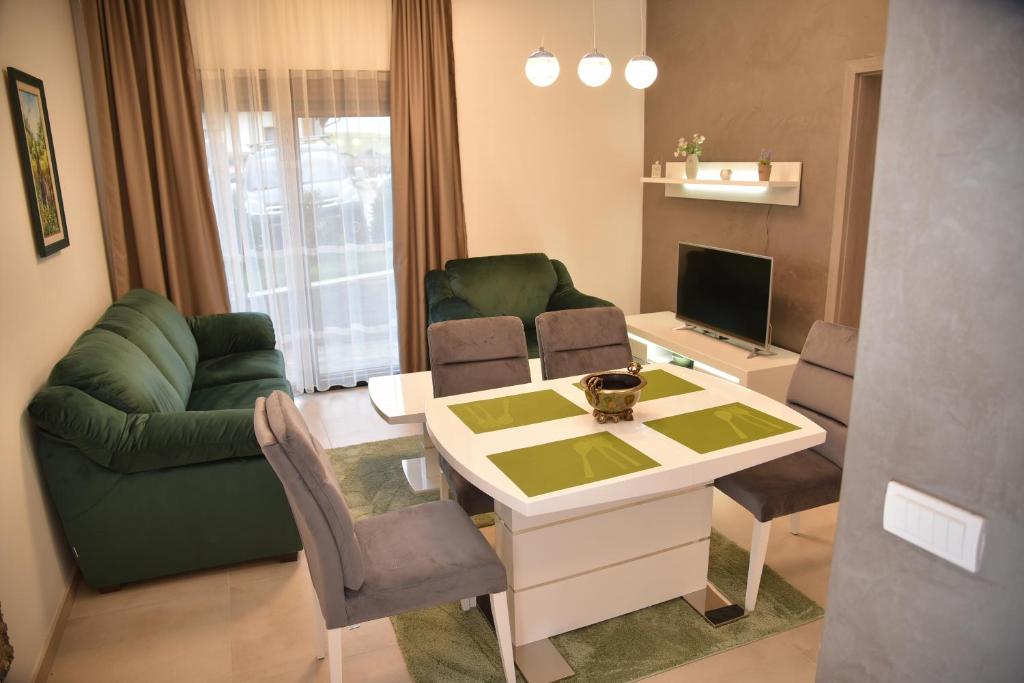 Posezení v ubytování Apartmani Sofrenic-Hotel Adonis