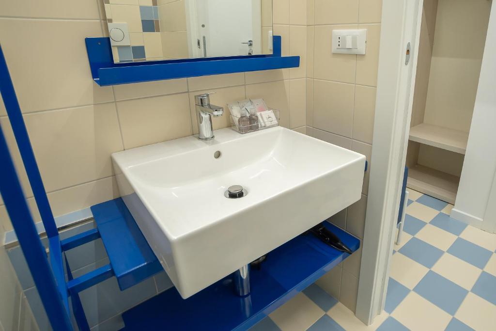 Koupelna v ubytování EDEN CONERO Camere Numana Centro