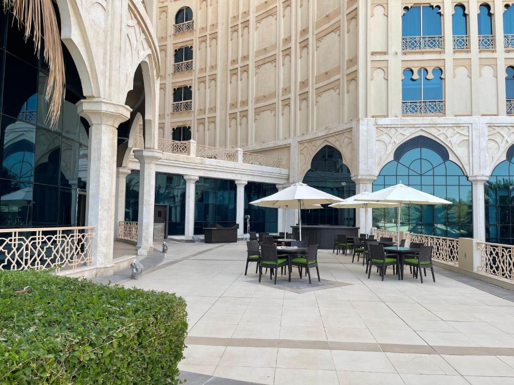 Restaurace v ubytování Private Suites Al Hamra Palace at golf & sea resort