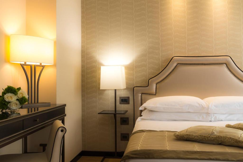 
Charming Triple Room with Street View
