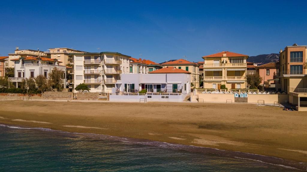 Fotografia z galérie ubytovania Casa Del Mare San Vincenzo - Appartamenti Vacanza v destinácii San Vincenzo