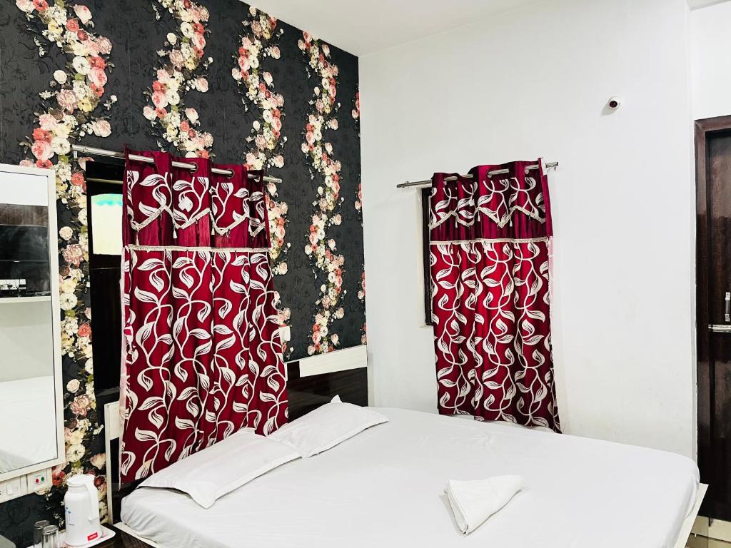 Postel nebo postele na pokoji v ubytování Hotel Airlines