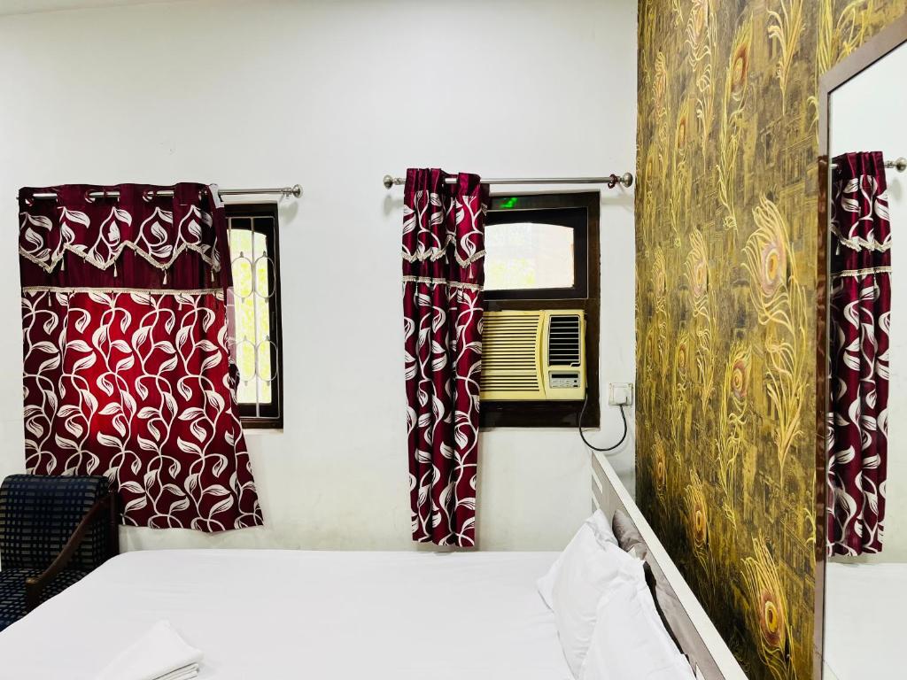 Postel nebo postele na pokoji v ubytování Hotel Airlines