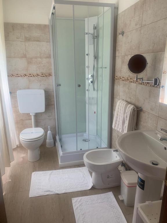 Koupelna v ubytování Albergo al lago