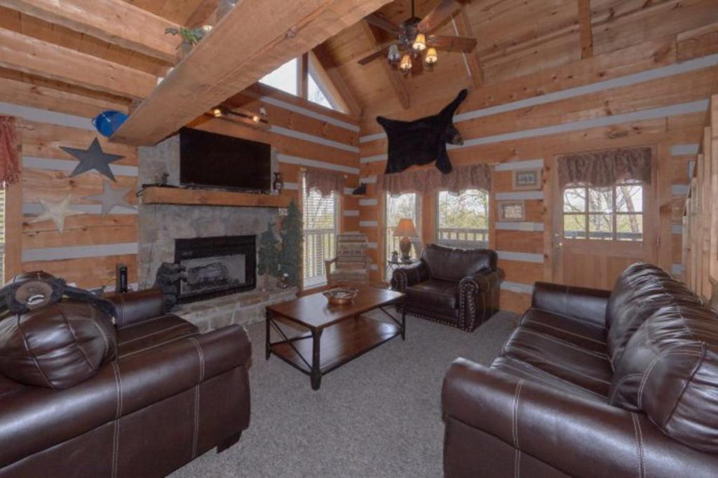Black Bear Lodge, Pigeon Forge, TN - Booking.com