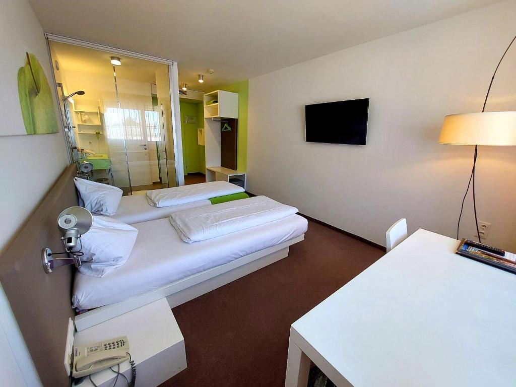 COMFORT INN YARMUKH
