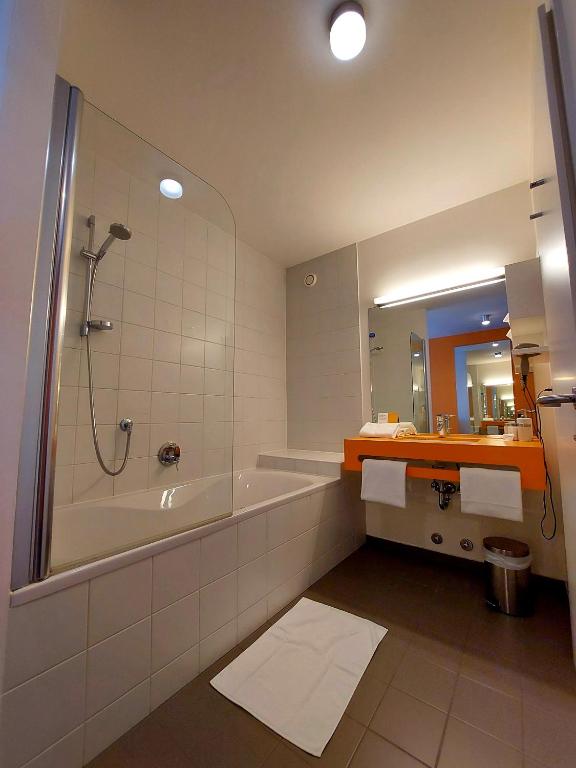 COMFORT INN YARMUKH