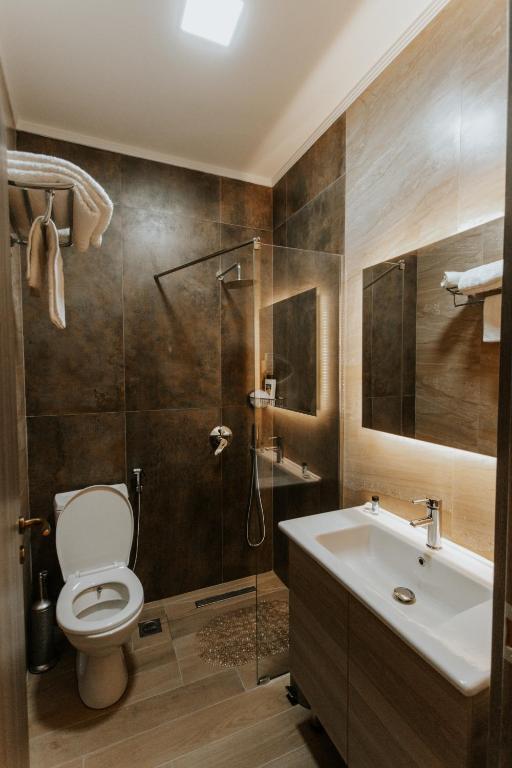 Uma casa de banho em Hotel SS KEKEZI