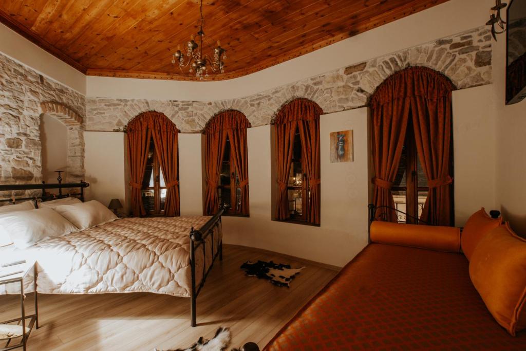 Uma cama ou camas num quarto em Hotel SS KEKEZI