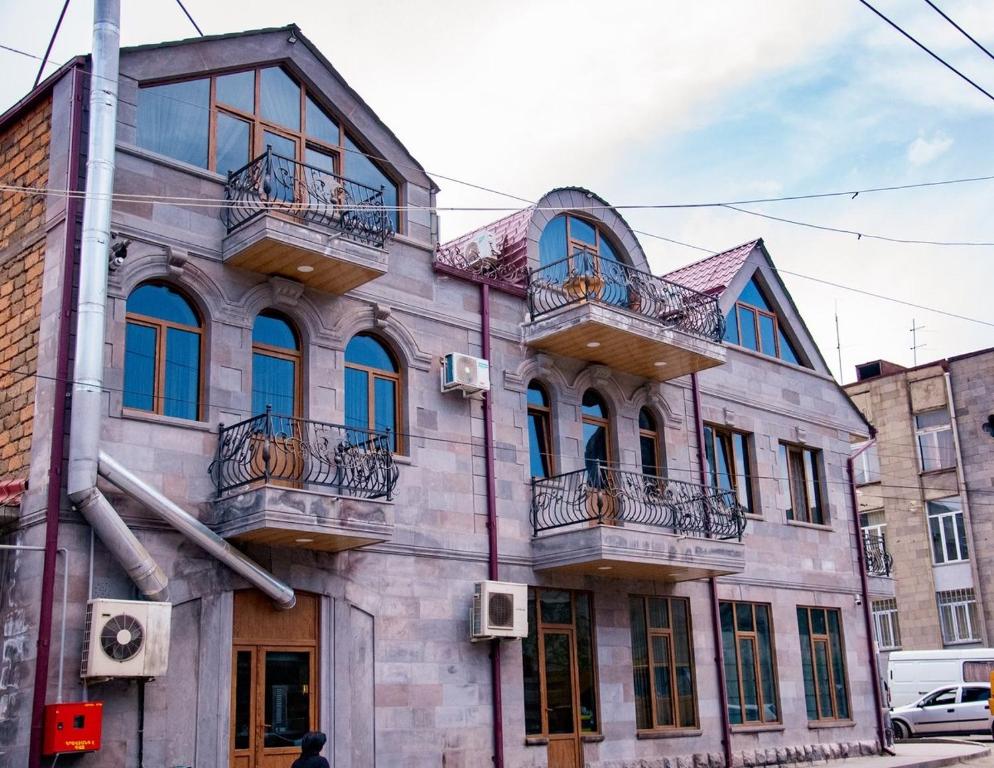Budova, kde se hotel nachází