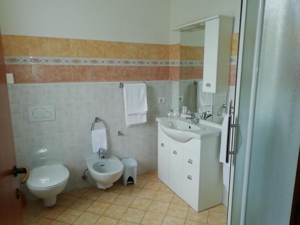 Koupelna v ubytování Albergo Breglia