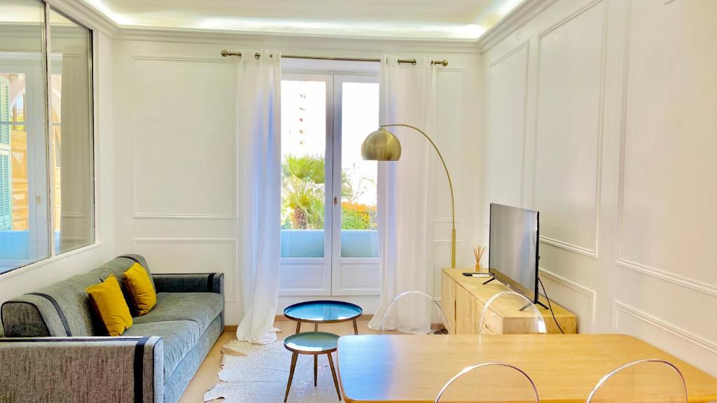 Posezení v ubytování Designer Garden View AC, Fiber Wifi Heart of Monaco