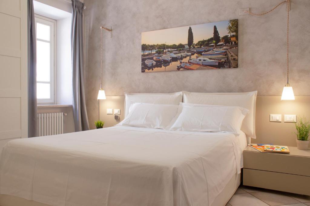 Apartment Chiare Ginestre, San Felice del Benaco, Italy - Booking.com