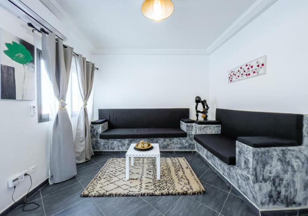 KAPINGA'S HOUSE - Studio