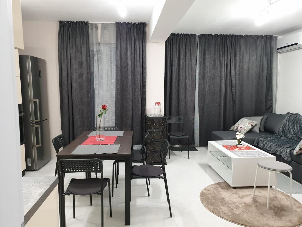 A seating area at New The Twins Varna Two-Bedroom, Apt 5 at 15 Tsani Ginchev Street, floor 3
