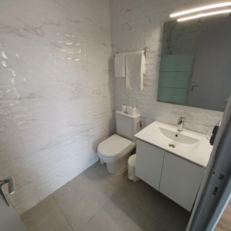 Koupelna v ubytování Ezz'Hotel Canet
