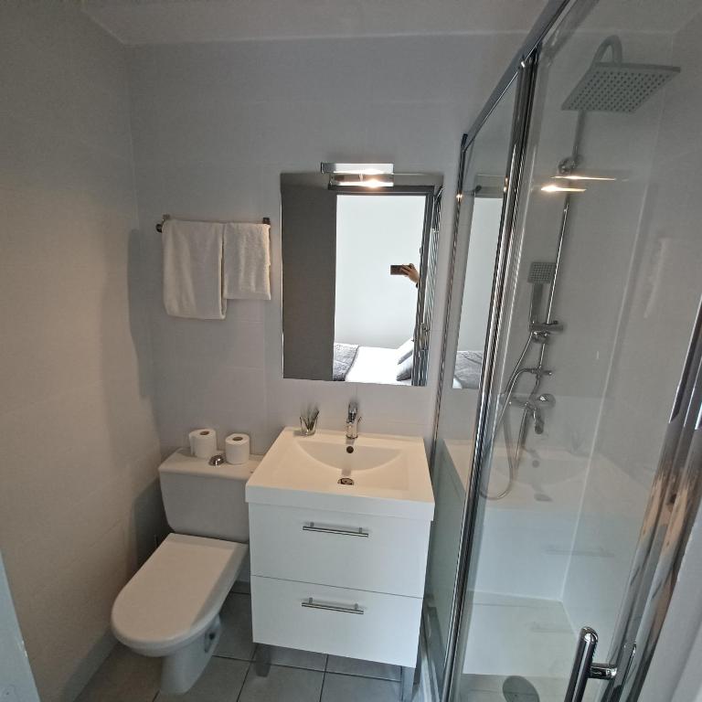 Koupelna v ubytování Ezz'Hotel Canet