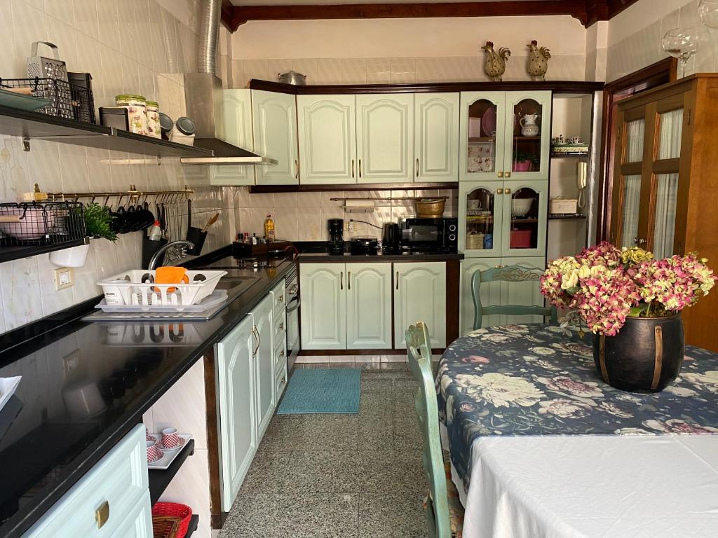 Kuchyňa alebo kuchynka v ubytovaní Casa Charry
