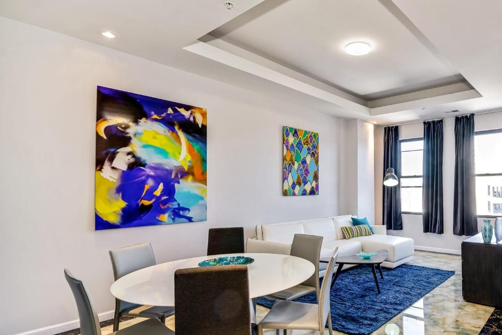 The Philadelphia Getaway 2BD Apartment in the heart of the City