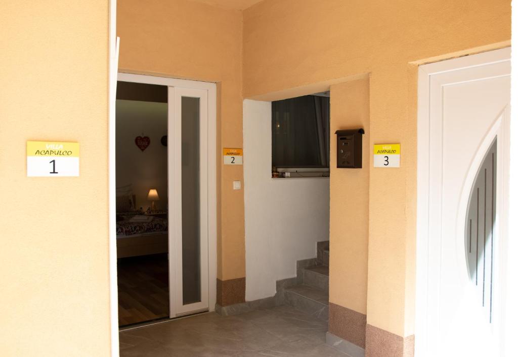 Villa Acapulco - Studio Apartment