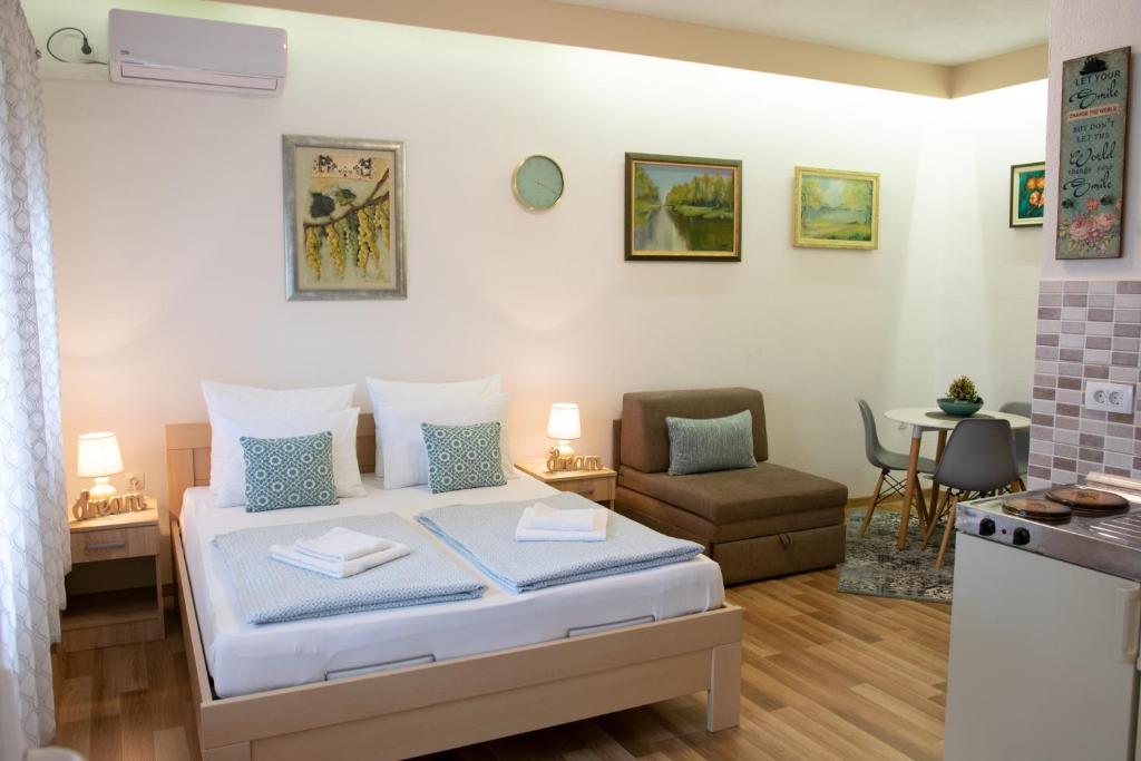 Villa Acapulco - Studio Apartment
