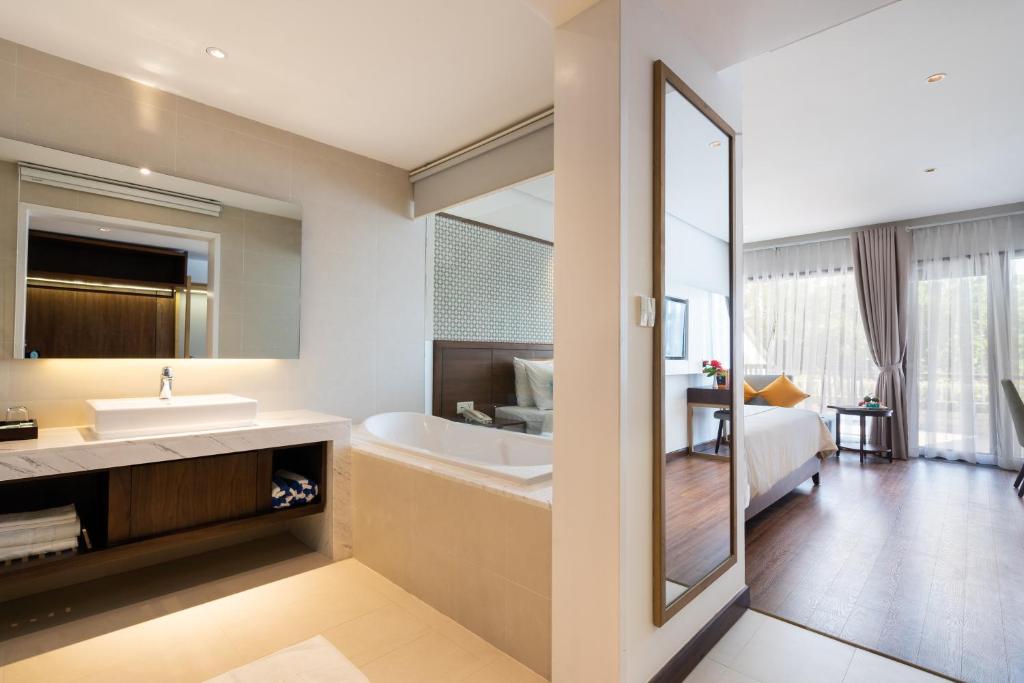 Phòng Deluxe Giường Đôi Nhìn Ra Biển