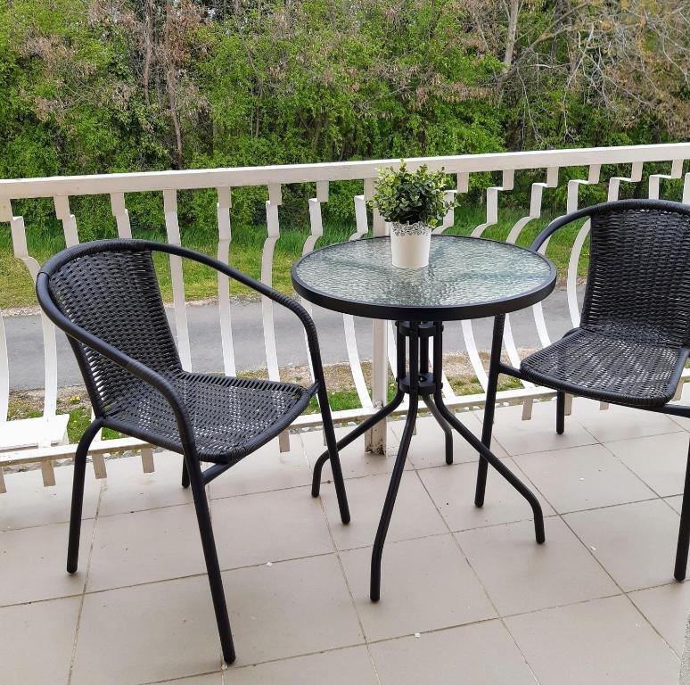 Balkon lub taras w obiekcie Holiday Home Balatonszárszó