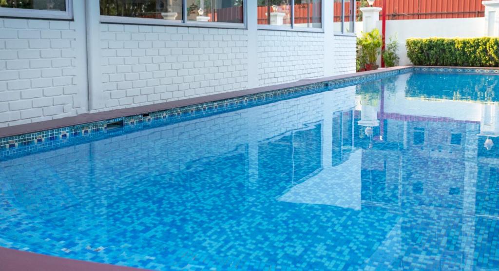 Bazén v ubytování Arotel Rooms & Suites Calangute nebo v jeho okolí