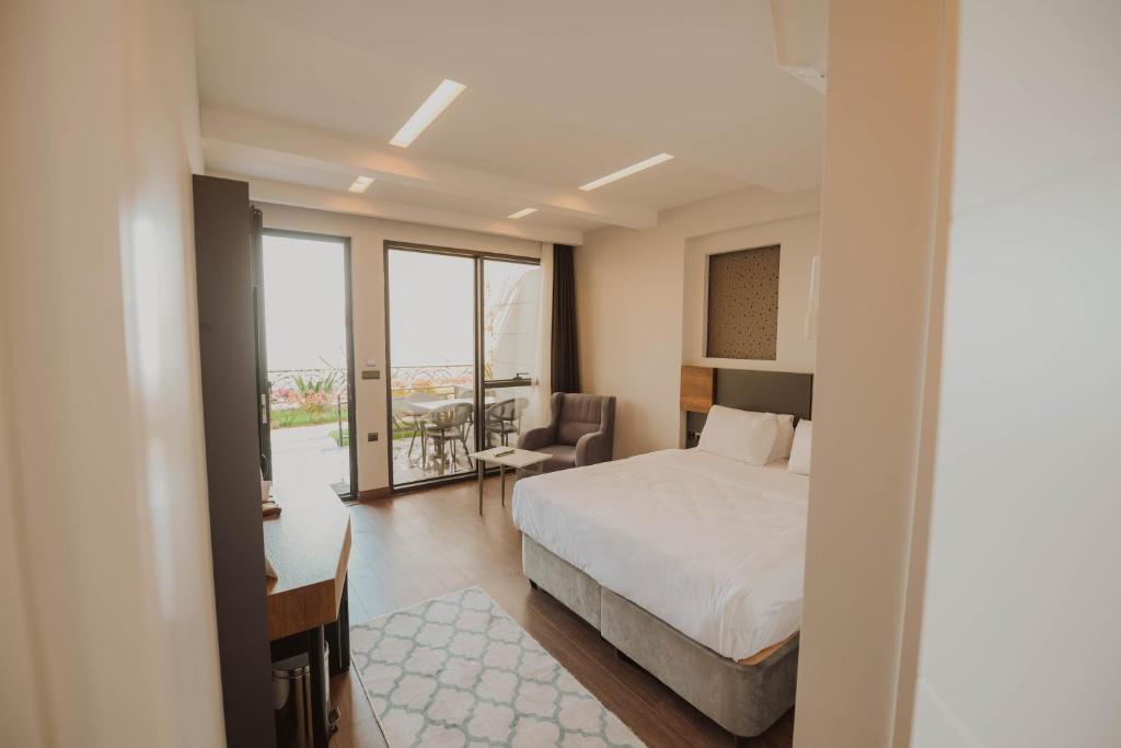 Peerless Villas Hotel - Deluxe Double Room With Garden And Terrace