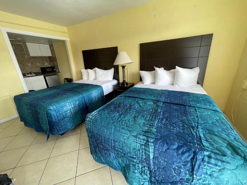 Sandy Shores Resort - Standaardkamer Met Twee Tweepersoonsbedden En Kitchenette