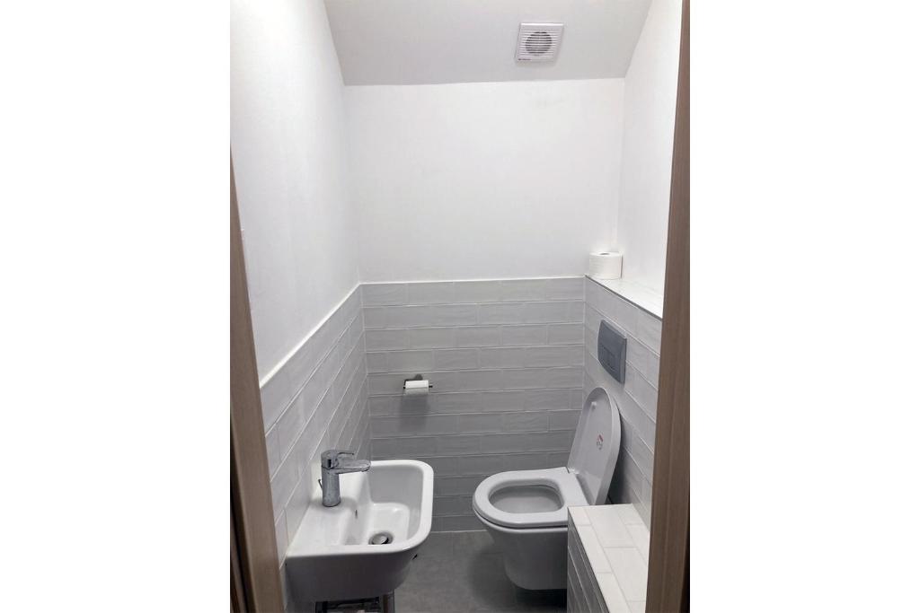 Koupelna v ubytování Karádi apartman