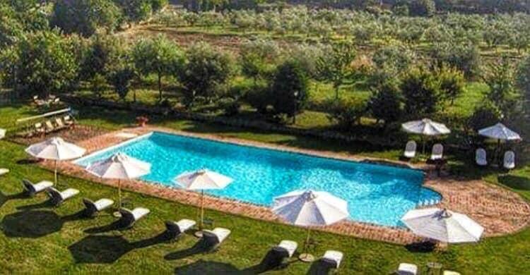 Bazén v ubytování Relais Villa Baldelli nebo v jeho okolí