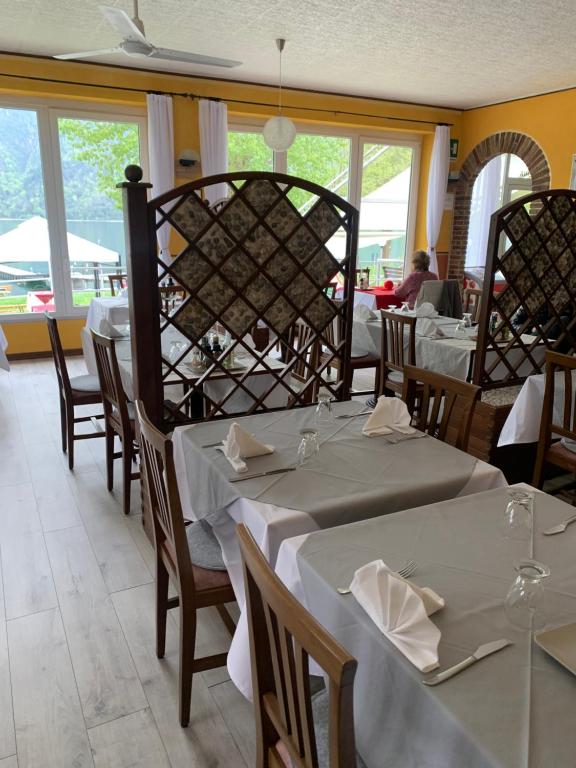 Restaurace v ubytování Albergo al lago
