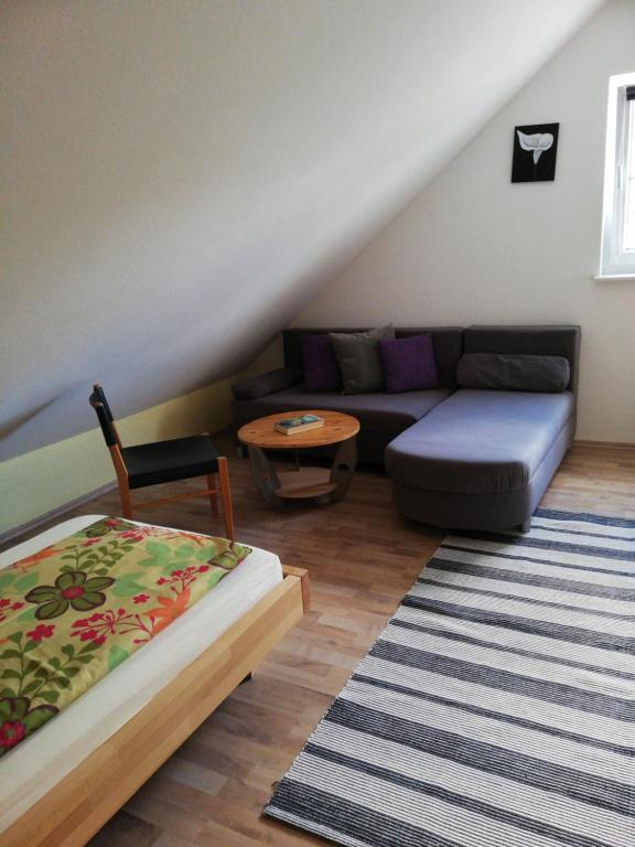 Posteľ alebo postele v izbe v ubytovaní Ferienwohnung am Bodensee mit 3 Schlafzimmer über 2 Etage mit kleine Balkon bis 7 Personen