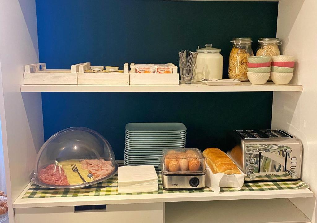 Sorrento Apartments - 7