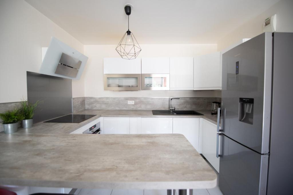 Appartements de 2 ou 3 chambres à 40 minutes de Paris - Apartamento De Dos Dormitorios