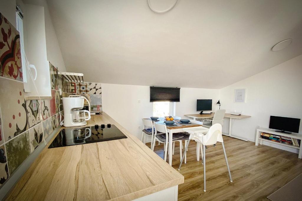 TV a/nebo společenská místnost v ubytování Casa Martinica - House with 2 Apartments