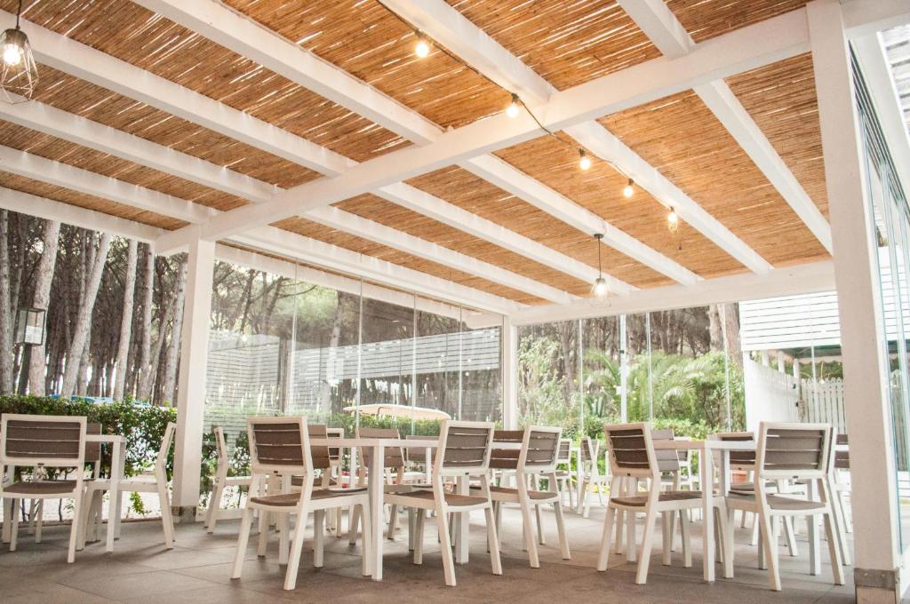 Restaurace v ubytování Camping Village Mare Pineta