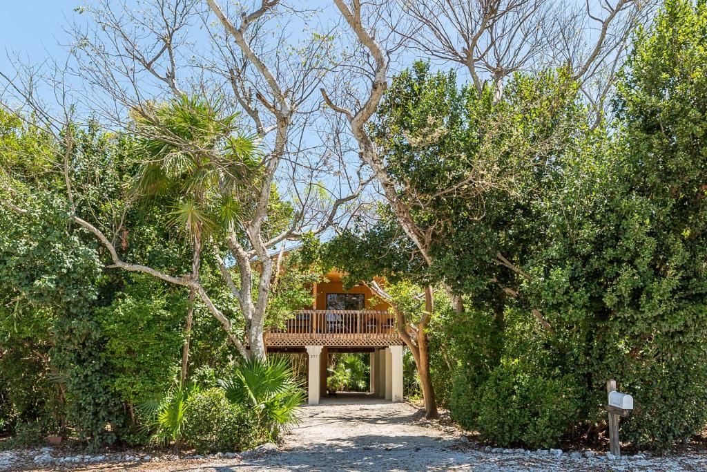 Zahrada ubytování The Florida Keys Treehouse in Marathon, FL