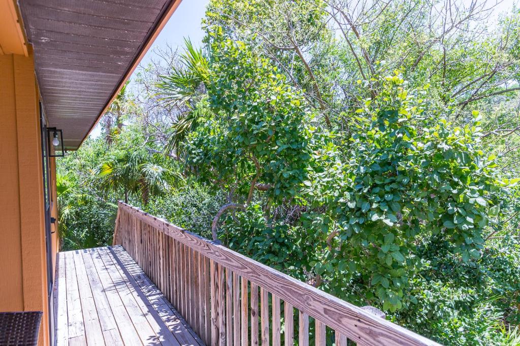 Zahrada ubytování The Florida Keys Treehouse in Marathon, FL