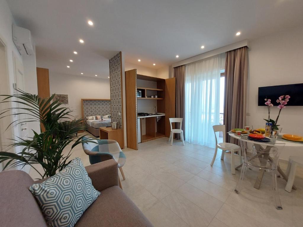 Kuchyň nebo kuchyňský kout v ubytování Mistral Luxury Suites
