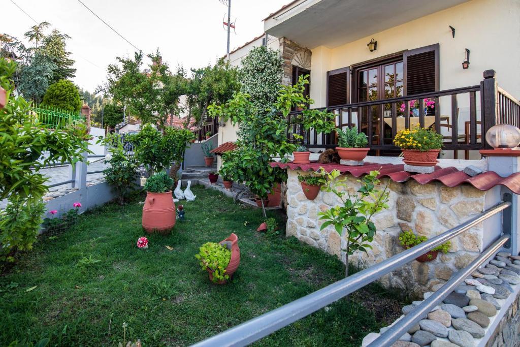 Zahrada ubytování MITSI'S HOUSE