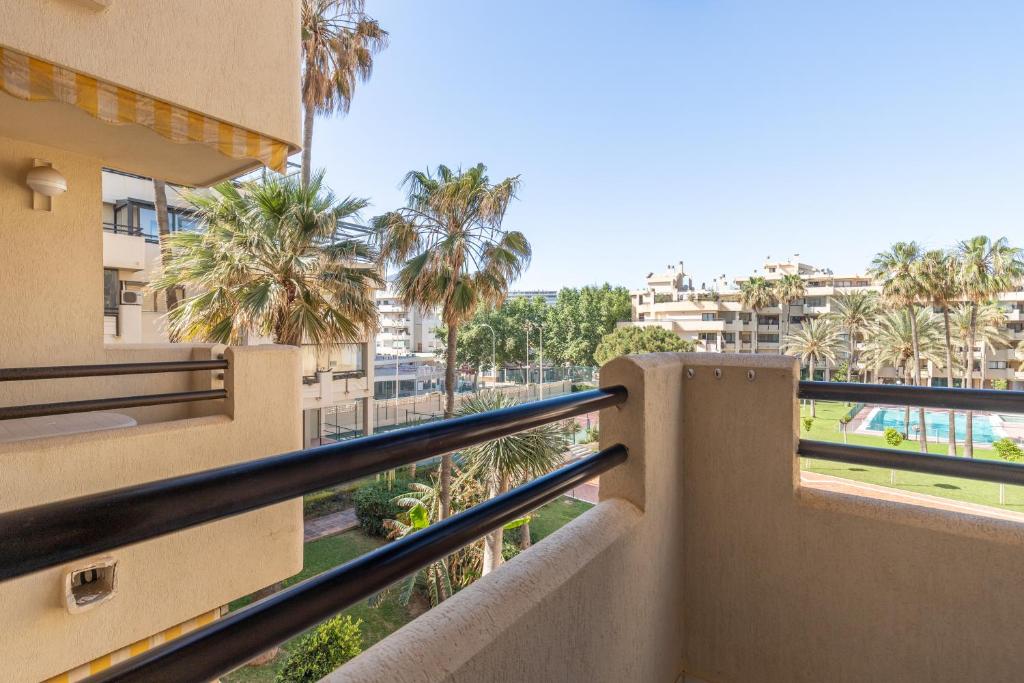 Living4Malaga Chill & Pool Apartment, Torremolinos – Updated ...